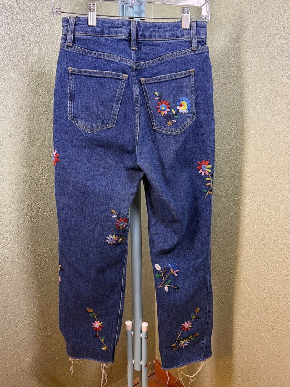 Boden Dark Blue Straight-Leg Jeans with Multicolor Floral Embroidery - Picture 4 of 11